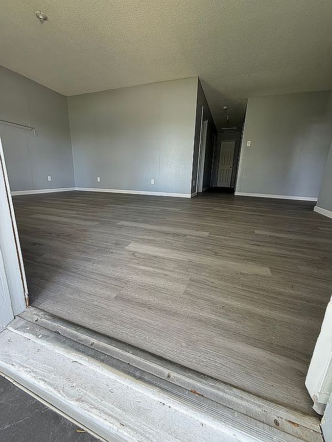 Additional photo 2 of property located at 222 E 3rd St