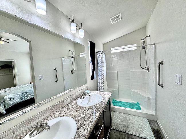 Image of 11101 E University Dr