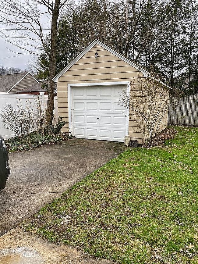 Image of 929 N Mckean St