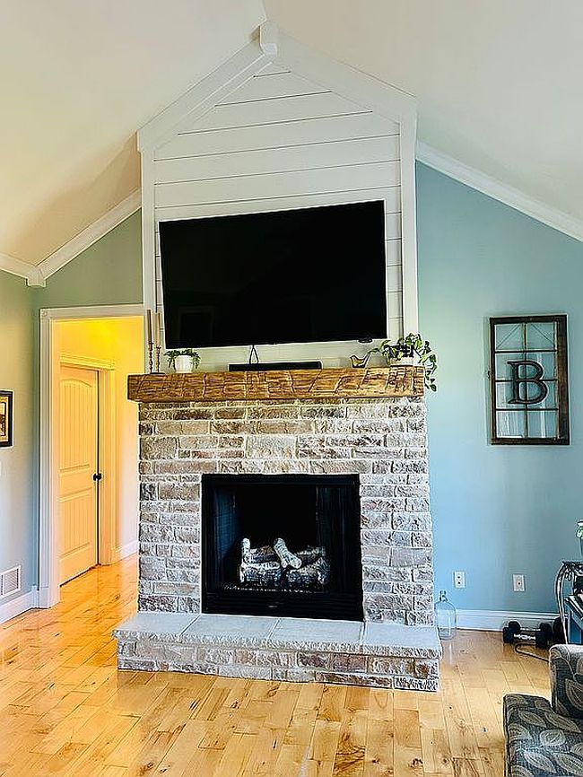 Photo of 207 Remington Dr, Russell Springs, KY
