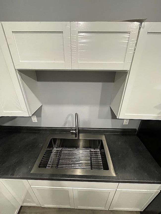 Image of 706 W 9th St