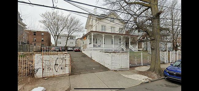 Image of 84-90 N 6th St