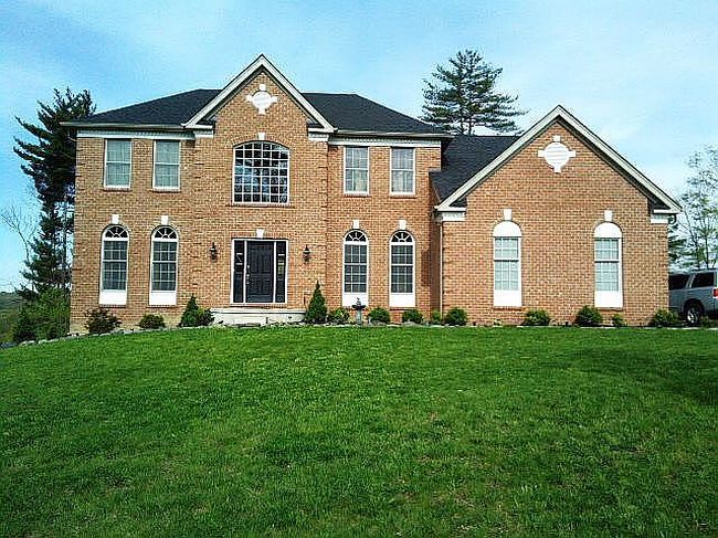 Photo of 1617 Big Ridge Dr, East Stroudsburg, PA