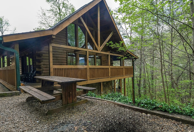 Photo of 905 Valley Dr