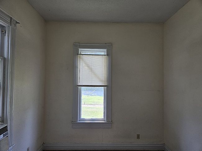 Photo of 1322 14th St, Auburn, NE