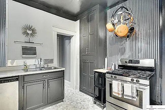 Image of 3317 Burt St