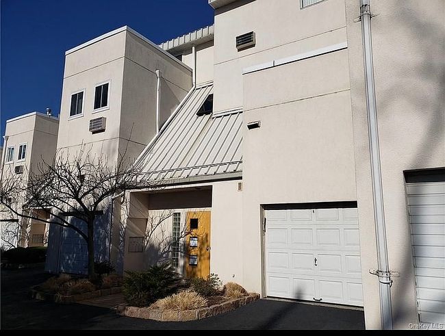 Photo of 2716 Schurz Ave Apt B3, Bronx, NY