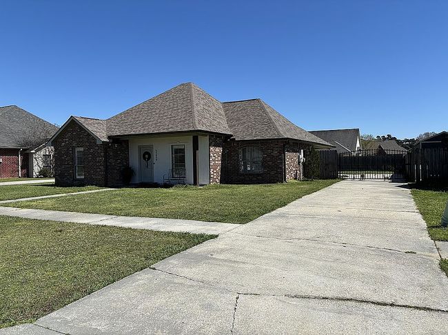 Photo of 34058 Hawks Cv, Denham Springs, LA