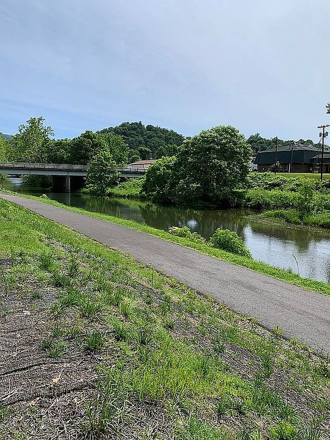 Image of 401 E River Blvd