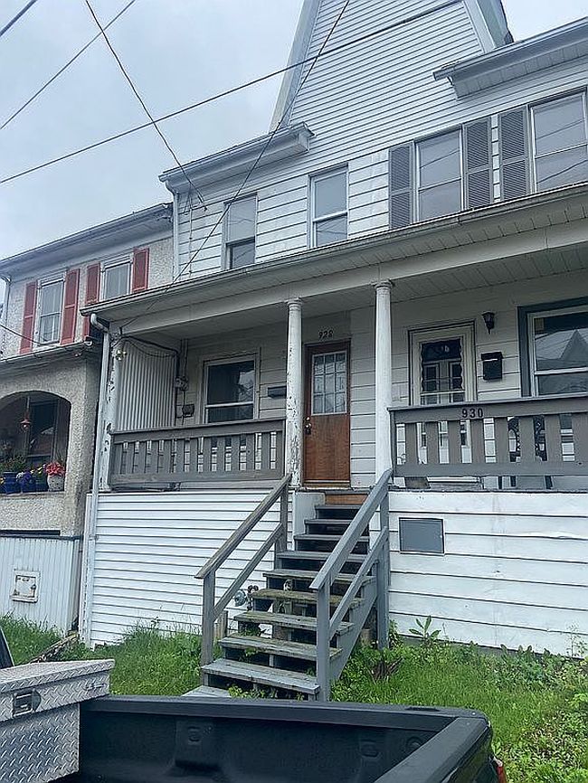 Photo of 928 W Pine St, Coal Township, PA