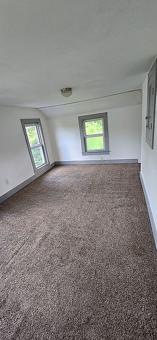 Photo of 1055 Lake Rd, Oneida, NY