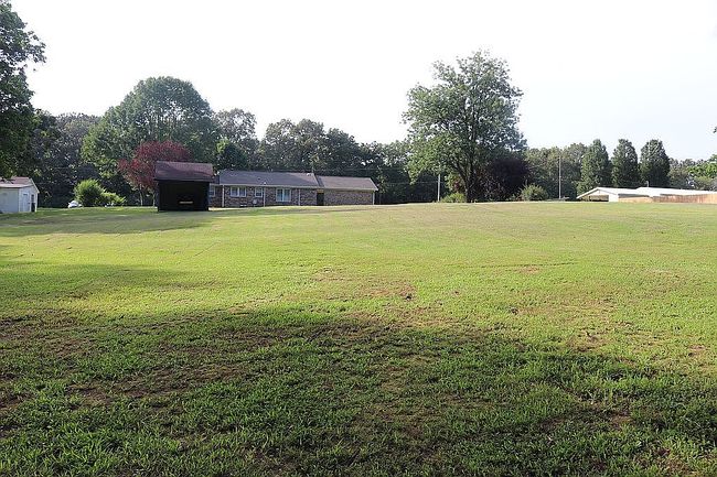 Photo of 23060 Main St E, Huntingdon, TN