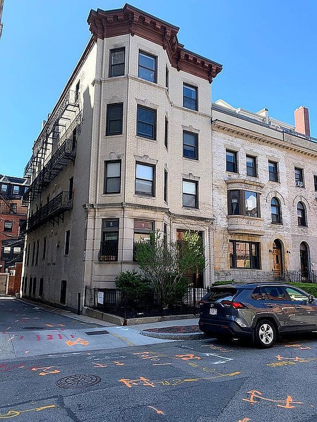 Photo of 65 Hemenway St Apt 1, Boston, MA