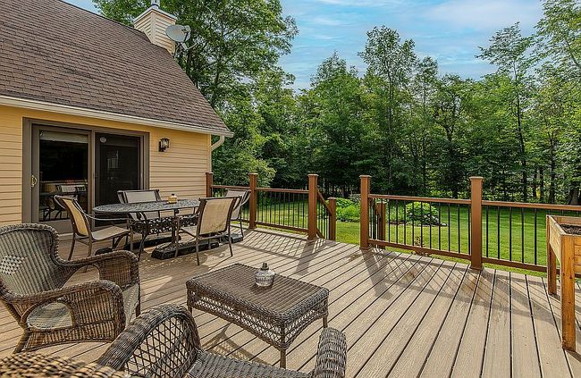 Photo of 7 Juniper Ln, New Hartford, NY