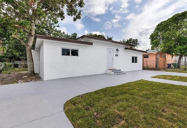 Photo of 1420 Nw 116th St
