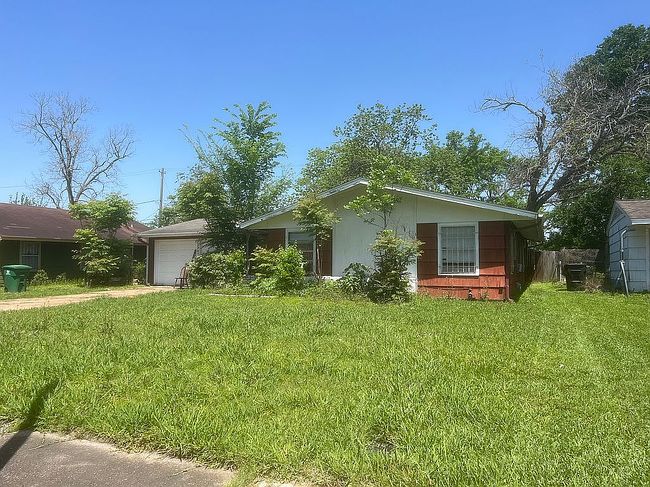 Photo of 5947 Willow Glen Dr, Houston, TX