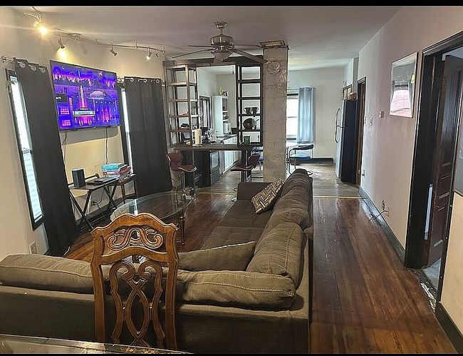 Image of 995 Tonawanda St
