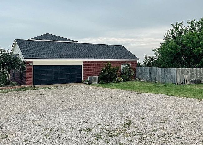 Photo of 2003 N 11th St, Ballinger, TX