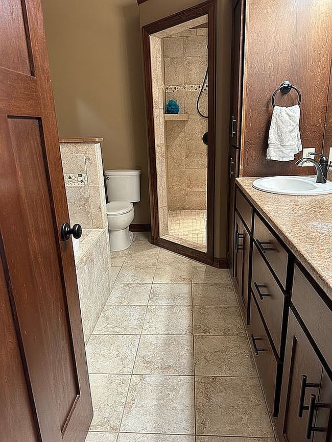Image of 1205 S Discovery Ave