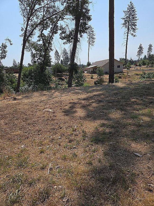Photo of 1011 Pleasant Ln, Paradise, CA