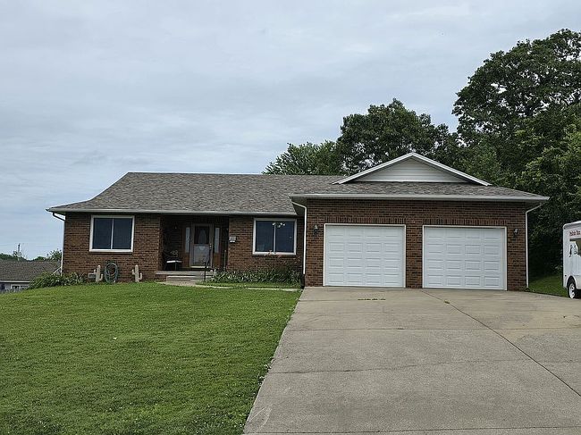 Photo of 814 Guthery St, Ava, MO