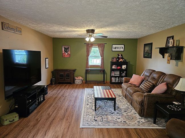 Photo of 858 E Benton St, Eldorado, IL