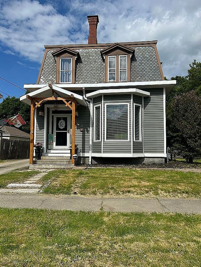 Photo of 56 Holyoke St, Brewer, ME