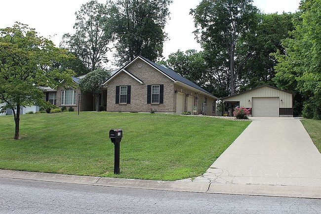 Photo of 1318 Northwoods Dr, Hillsboro, OH