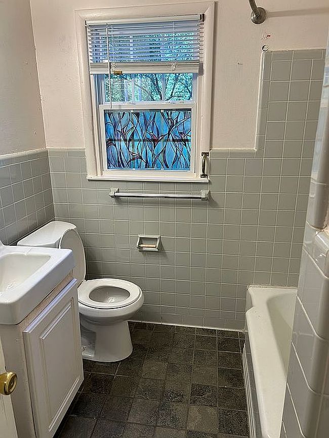 Image of 6900 W Markham St