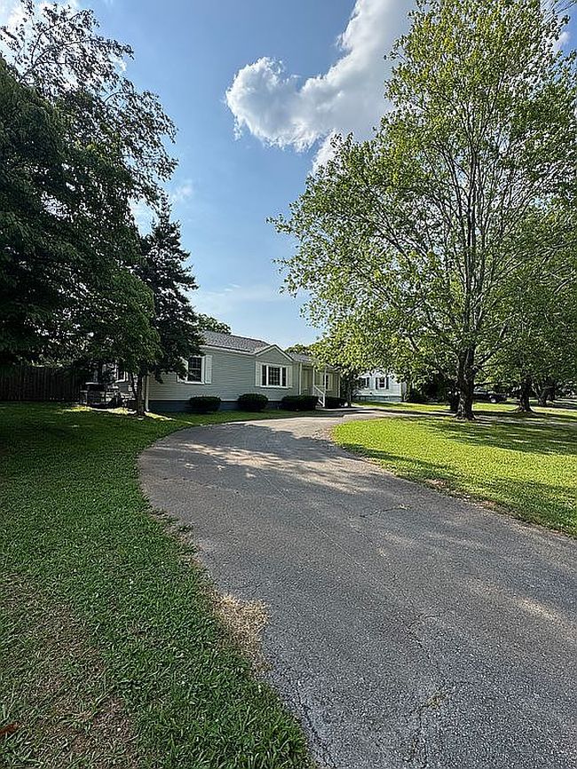Photo of 132 Highland Dr, Winchester, TN
