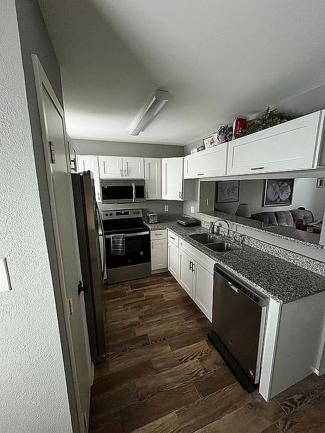 60 Abbey Rd, Euless, TX