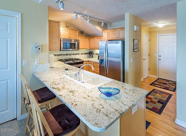 Additional photo 2 of property located at 1113 S Highway 101 #9