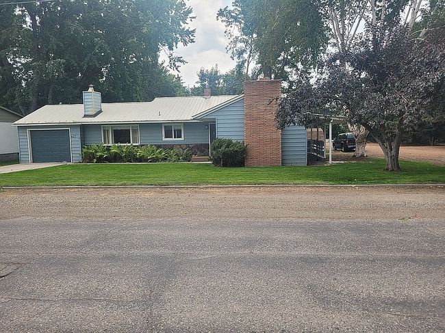 Photo of 417 W 4th St