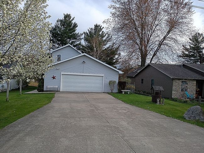 Photo of 1361 Mckimmy Dr, Beaverton, MI