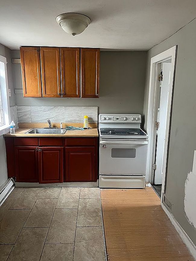 Photo of 202 N Courtland St, East Stroudsburg, PA
