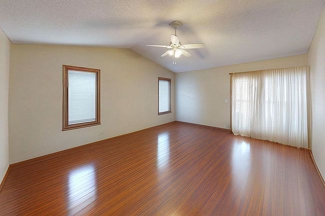 Additional photo 3 of property located at 1124 Se Mallard Creek Dr