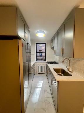 Additional photo 1 of property located at 2420 Morris Ave Apt 1A