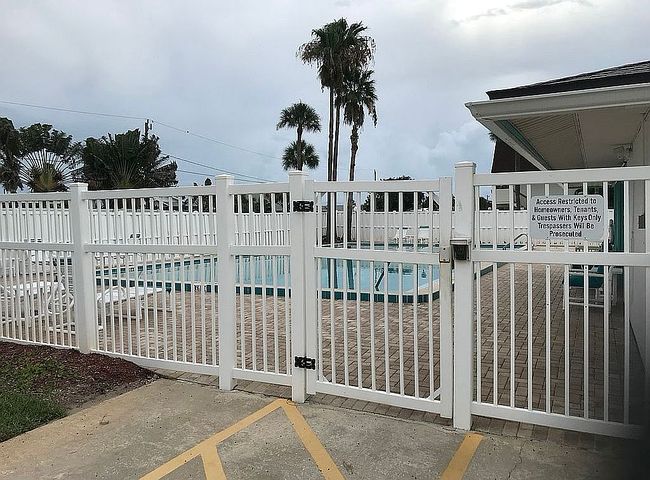 Image of 290 Paradise Blvd
