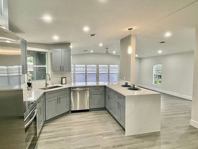 Preview of property located at 3300 Nw 64th St