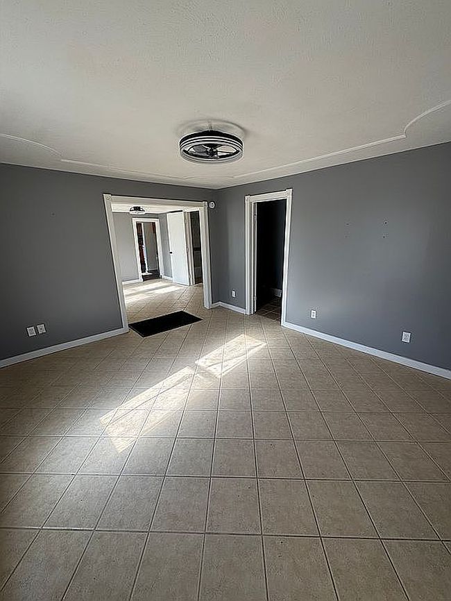 Image of 1201 N Orchard Ave