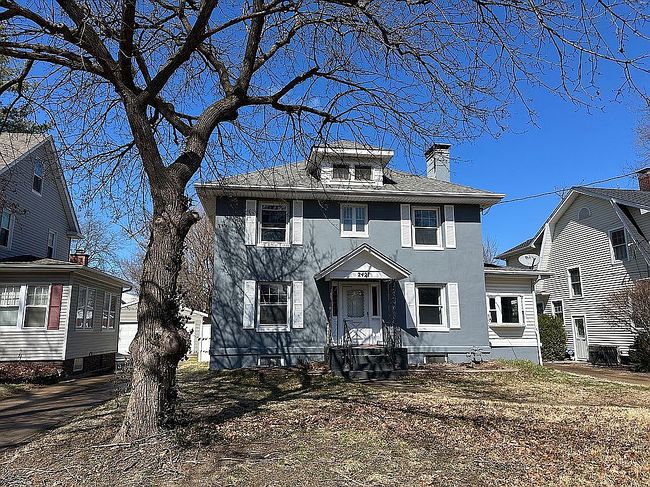 Image of 2421 W Moss Ave