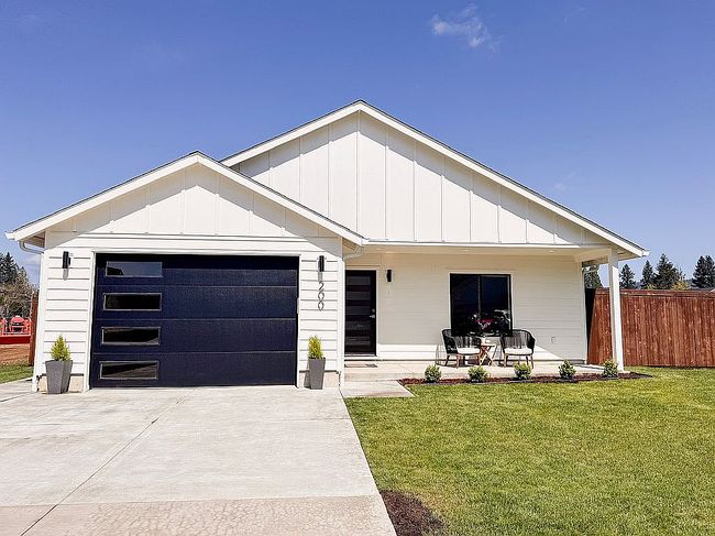 Photo of 200 W Oak St, Yacolt, WA