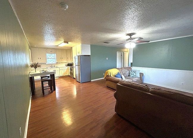 Image of 210 E Sarah St