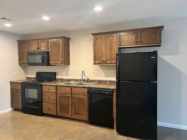 Image of 104 N 4th St