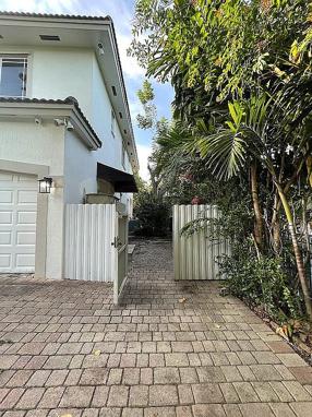 Image of 2913 Sw 13th St