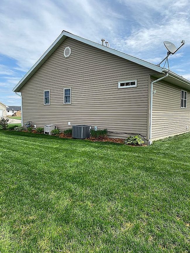 Image of 211 Niebrugge Ave