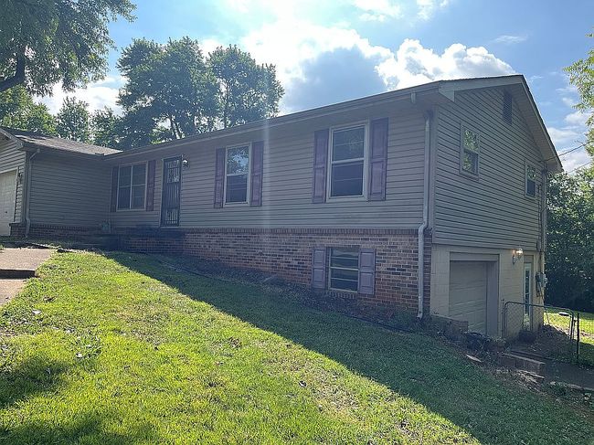 Photo of 2006 Skyline Dr, Maryville, TN