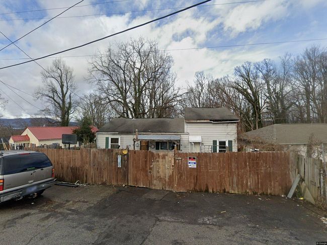 Image of 3916 Bond Dr