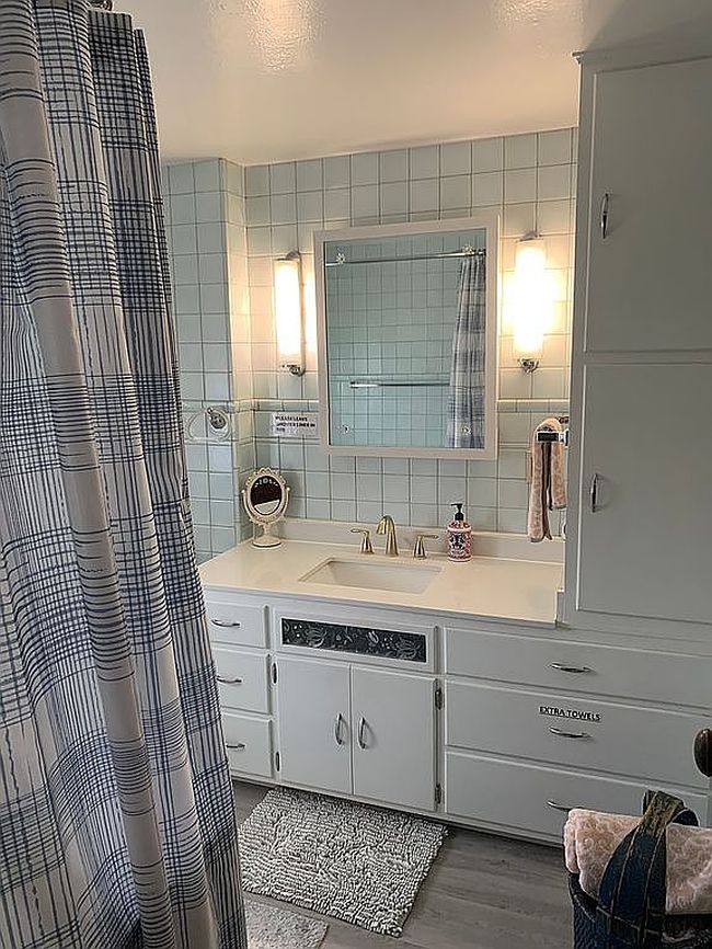 Image of 1454 Miner St
