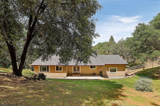 Image of 2590 Westville Trl